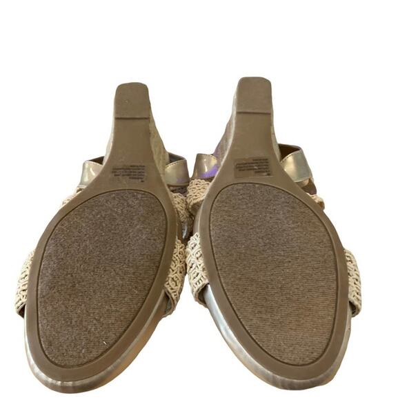 London Fog espadrilles shoes lacy fabric upper. Faux patent upper size 8 M - Picture 8 of 11